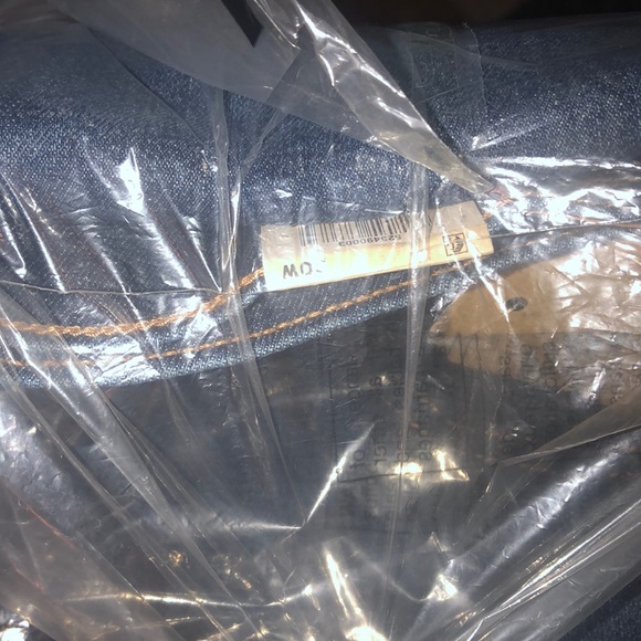 NWT- 314 Levis PLUS  SHAPING PLUS JEANS - Picture 14 of 15